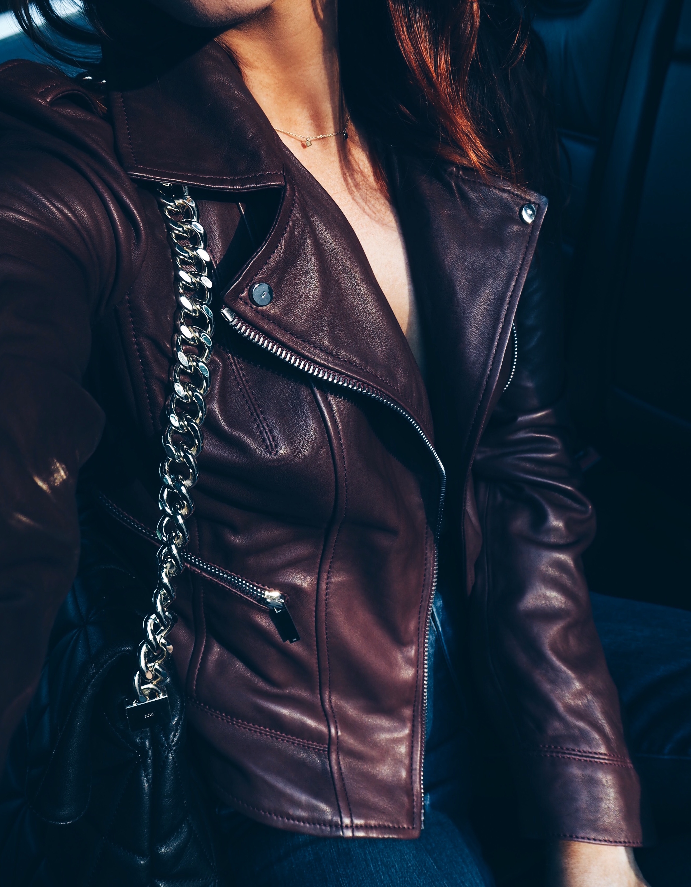 selfie-in-leather-jacket