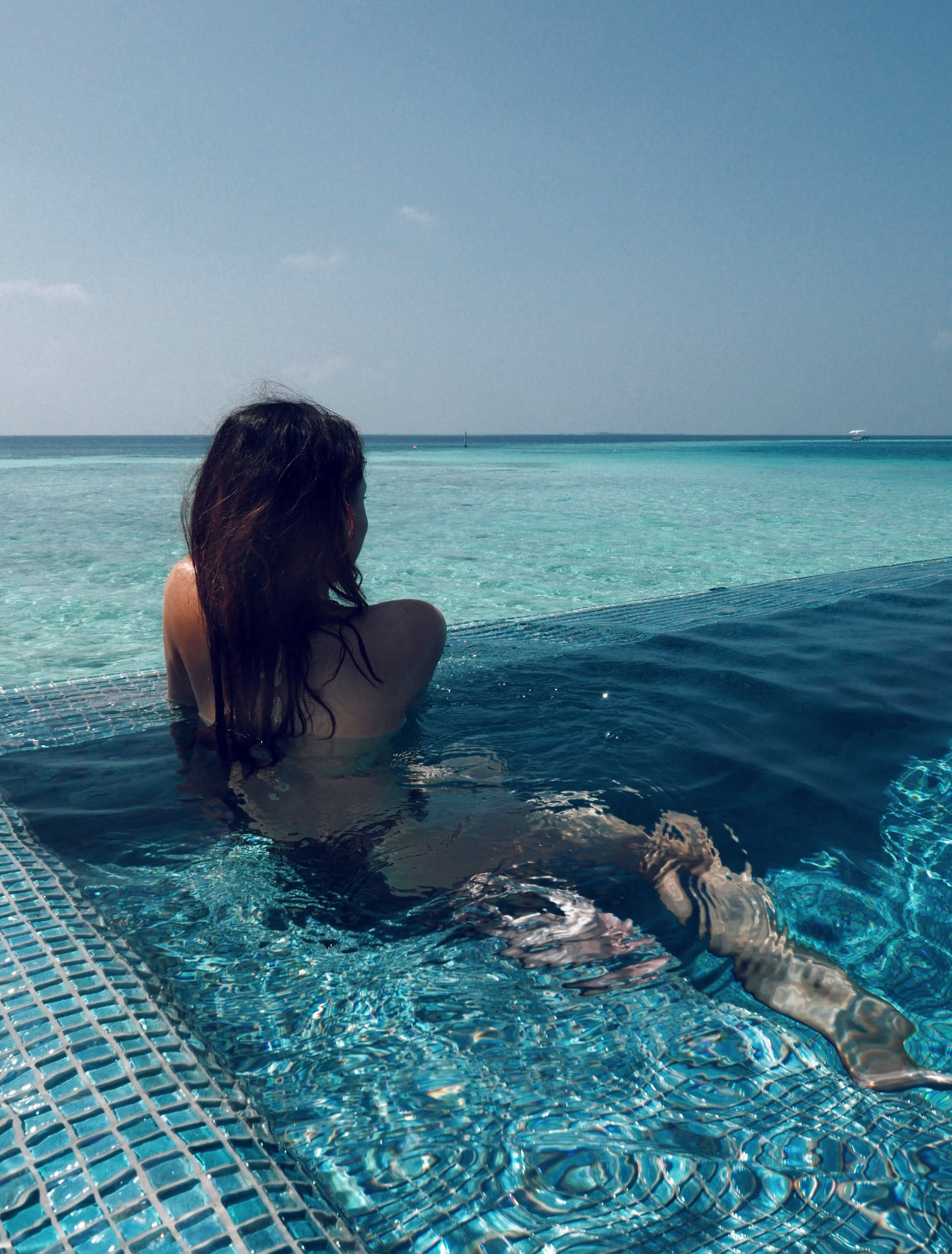 baros-maldives-kuoni-infinity-pool